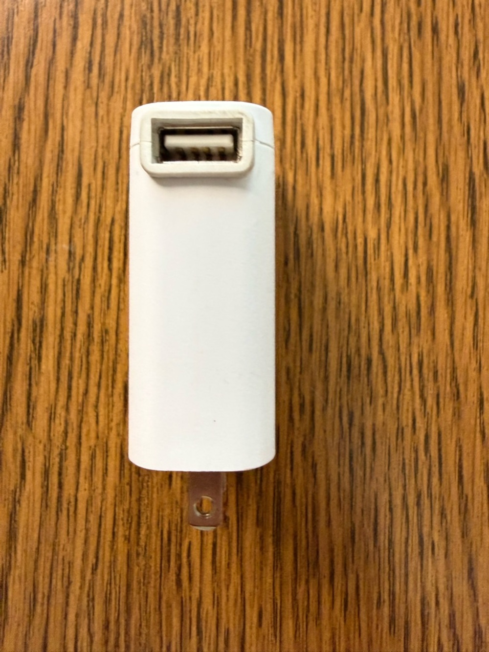 Philips White USB Wall Charger 100-240V - 50/60Hz, 3.5W - Picture 2 of 4
